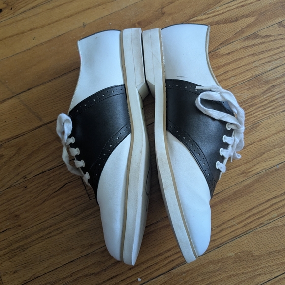 Coasters Casual Black and White Women's Shoes - Picture 3 of 10